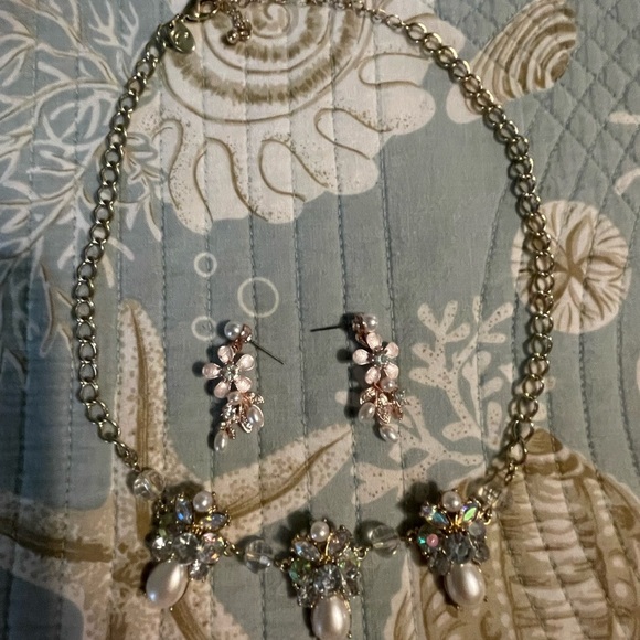 Jewelry - Pearl and jeweled necklace and earrings set